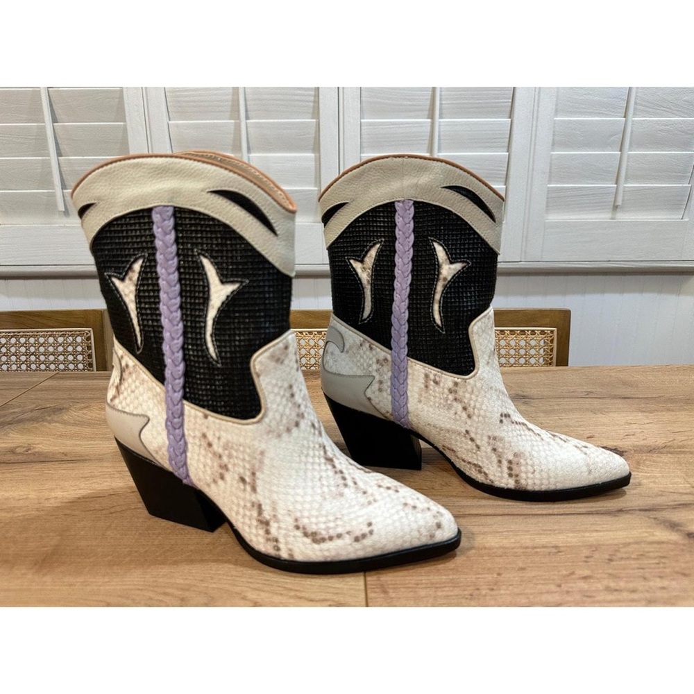 Women's Western Boots - White and Black